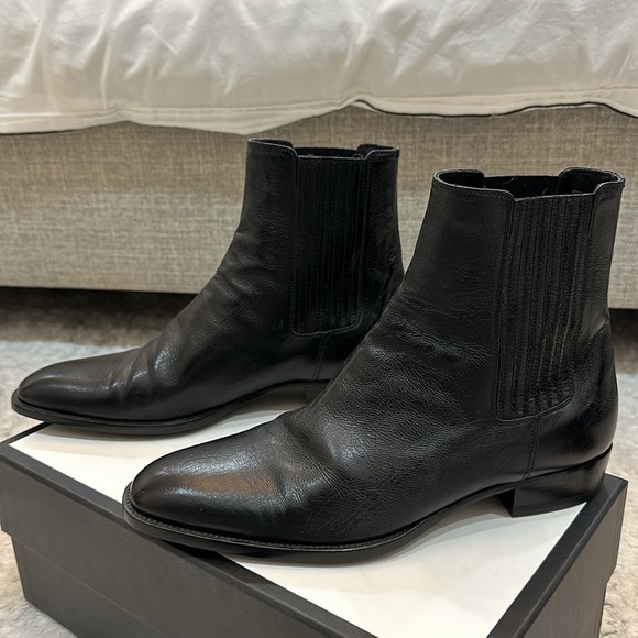 YSL Men’s Black Leather Chelsea Boot - Picture 4 of 4